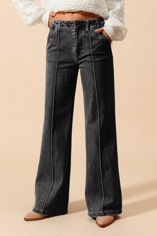 MID RISE STRAIGHT LEG DENIM JEANS