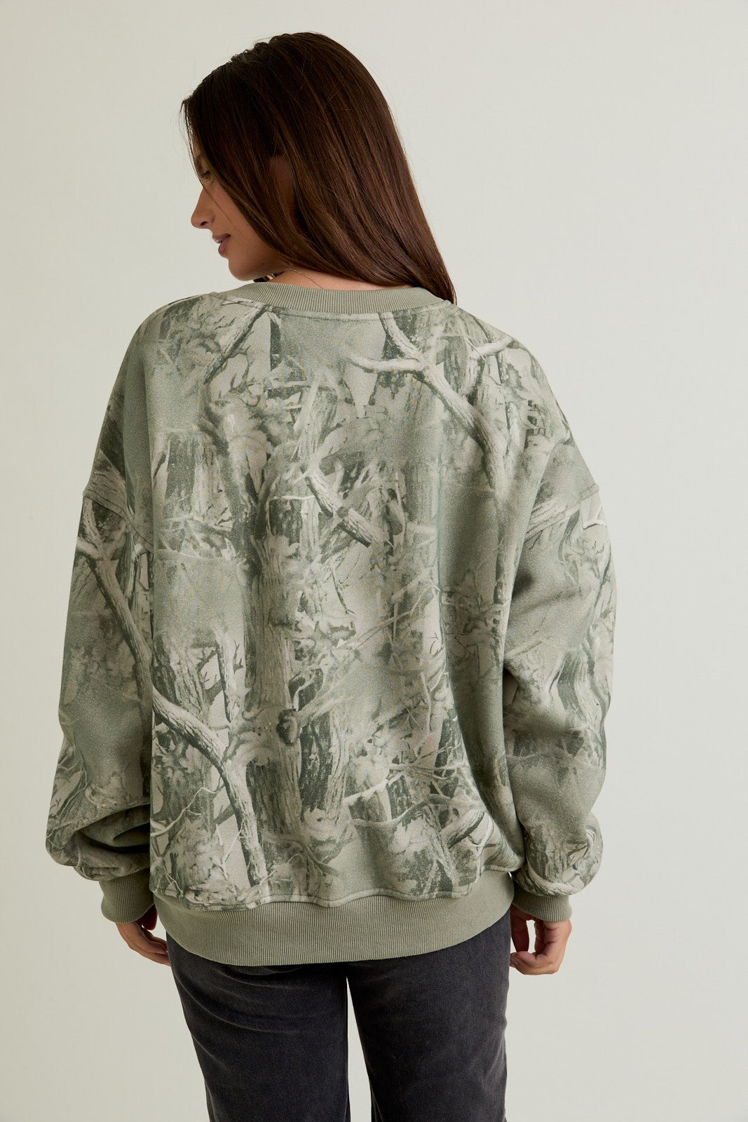 Long Sleeve Crew Neck Tree Camo Printed Sweatshirt