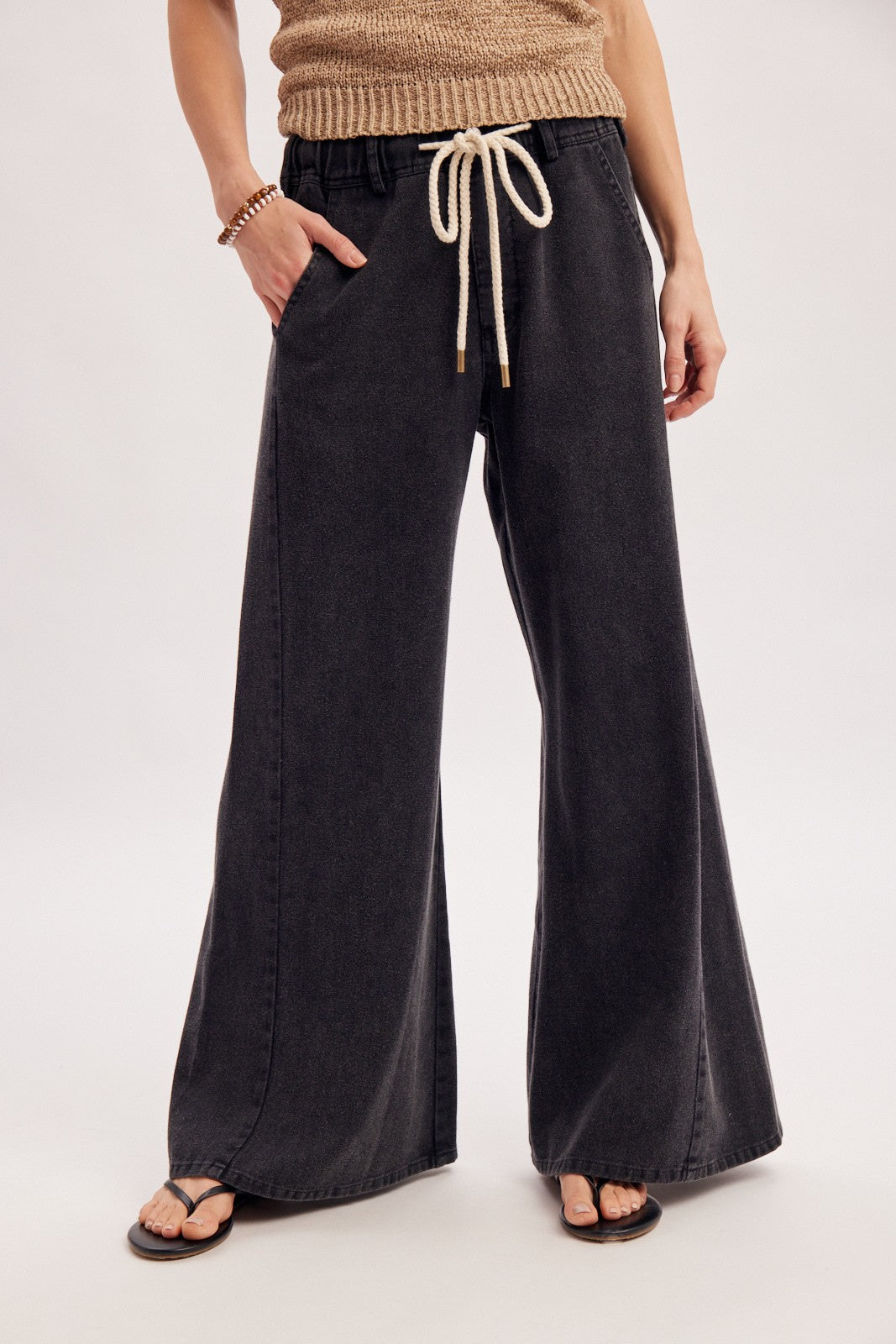 Relaxed Mid-rise Flare Knit Pants